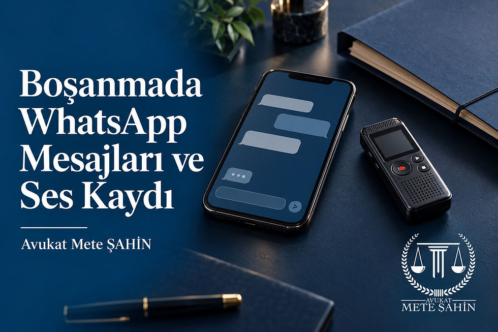 Boşanma davalarında mesaj ve ses kaydı delillerini simgeleyen telefon, ses kayıt cihazı ve dosya