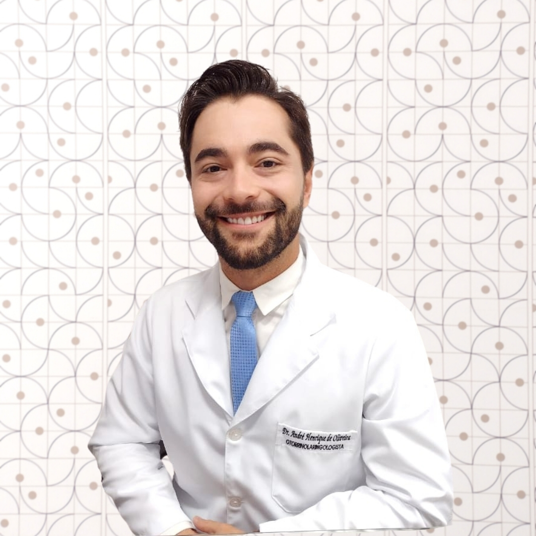 Retrato de Dr. André de Oliveira, otorrinolaringologista da OtorrinoDF