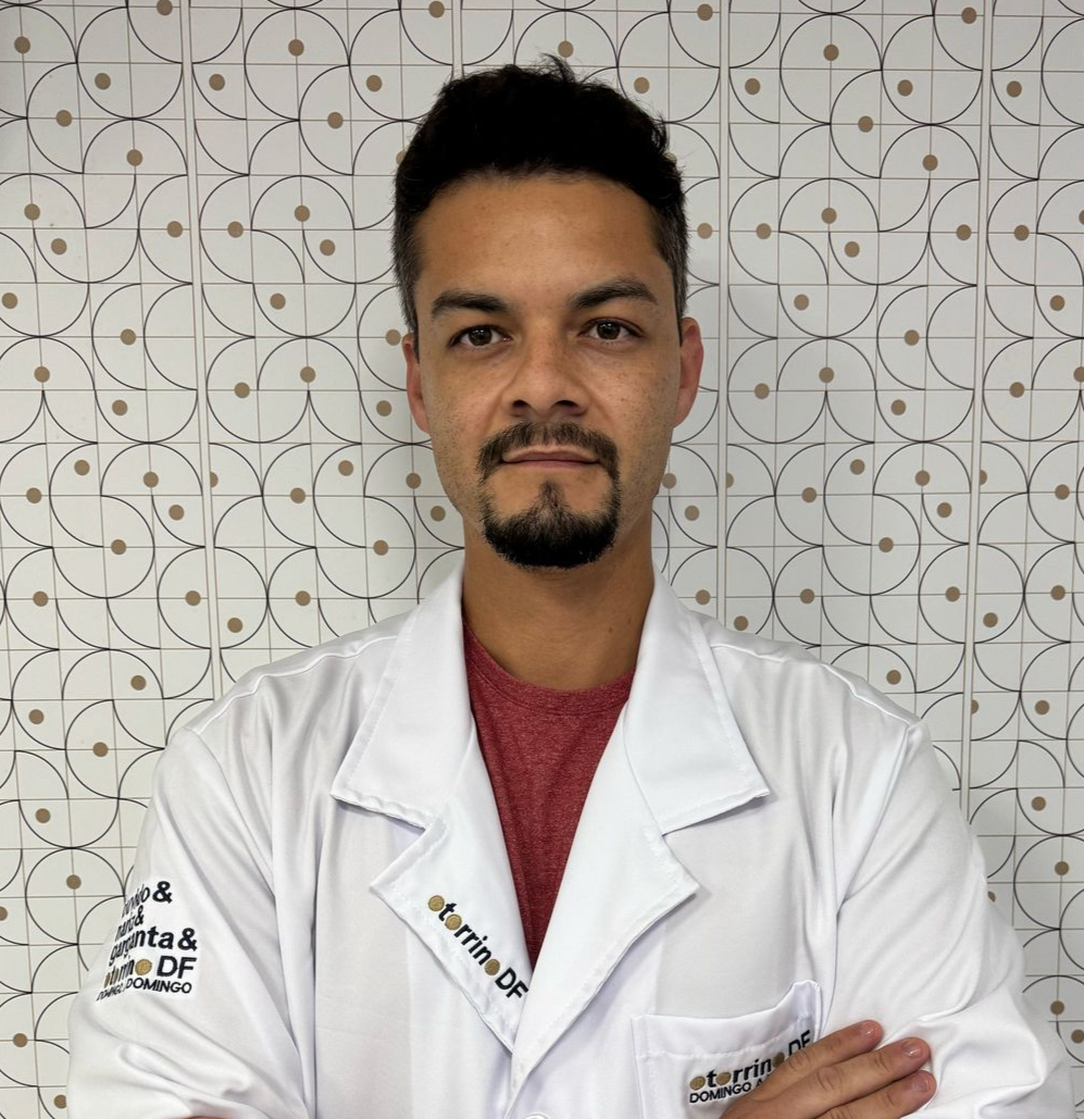 Retrato de Dr. Vlademir Lourenço Falcão, otorrinolaringologista da OtorrinoDF