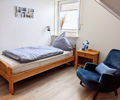 schlafzimmer 2a.jpg