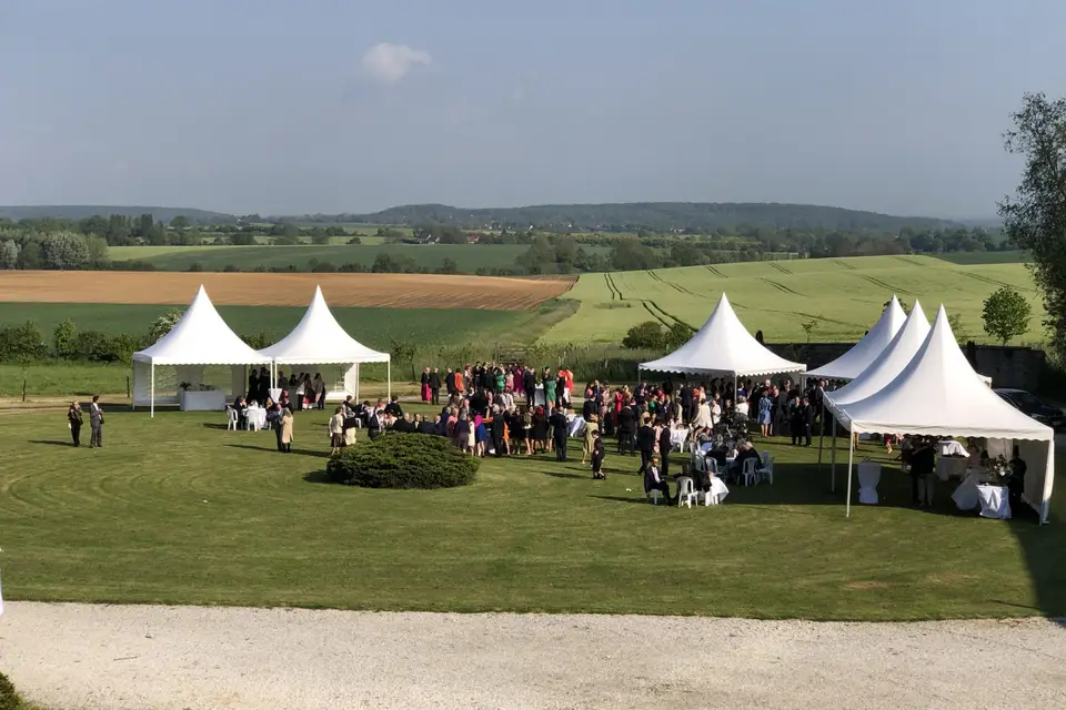 Mariage sur les pelouses du Chateau de Villiers à Essay dans l'Orne