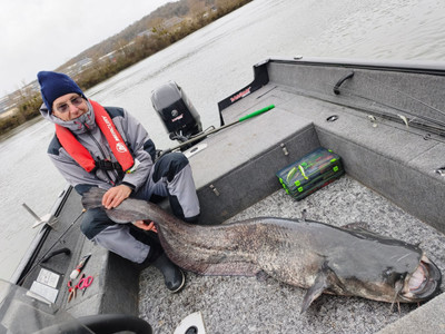 Espace intérieur sur Tracker V16 Pro Guide