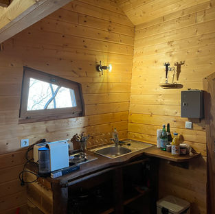 Cabane dans les bois pour nuit romantique Normandie