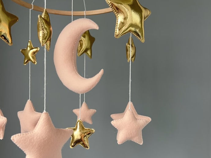 الصورة المصغرة: Star and Moon Themed Baby Crib Mobile
