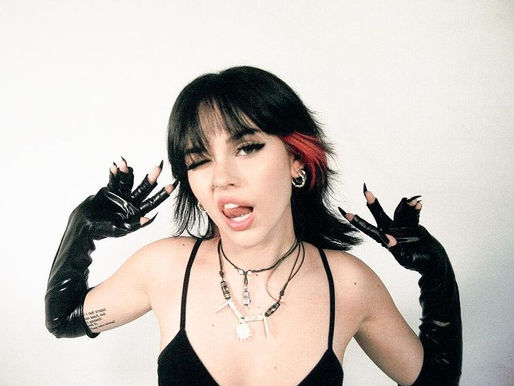 Maggie Lindemann, İlk Albümü "SUCKERPUNCH" İle Bize Avril Lavigne Vibe'ı Veriyor!