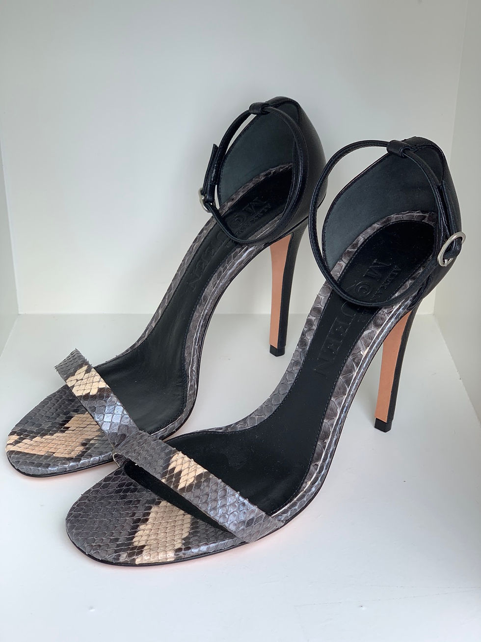 SANDÁLIA ALEXANDER MCQUEEN