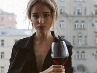 UMA MENTIRA QUE TE CONTARAM, QUE TE MANTÉM REFÉM DA SOLIDÃO