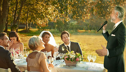 Professional singer providing personal and warm atmosphere management