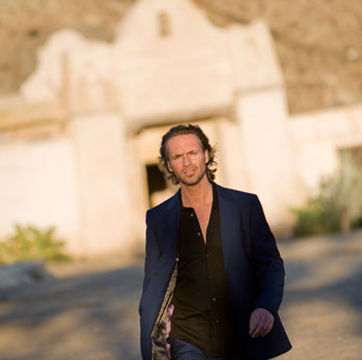 Elegant waltz performance – Quiéreme Mucho by Azzurro Signature Series Ibiza