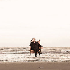 Minimal footprint dinner entertainment setup for luxury yachts and villas