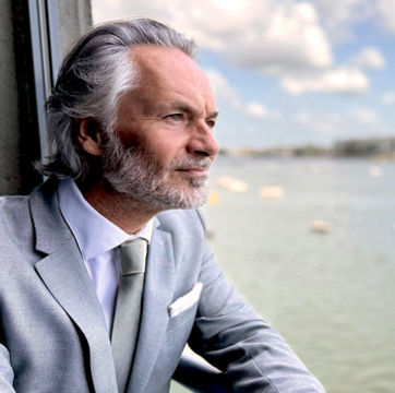 Azzurro Signature Series – International luxury Latin bolero live performance