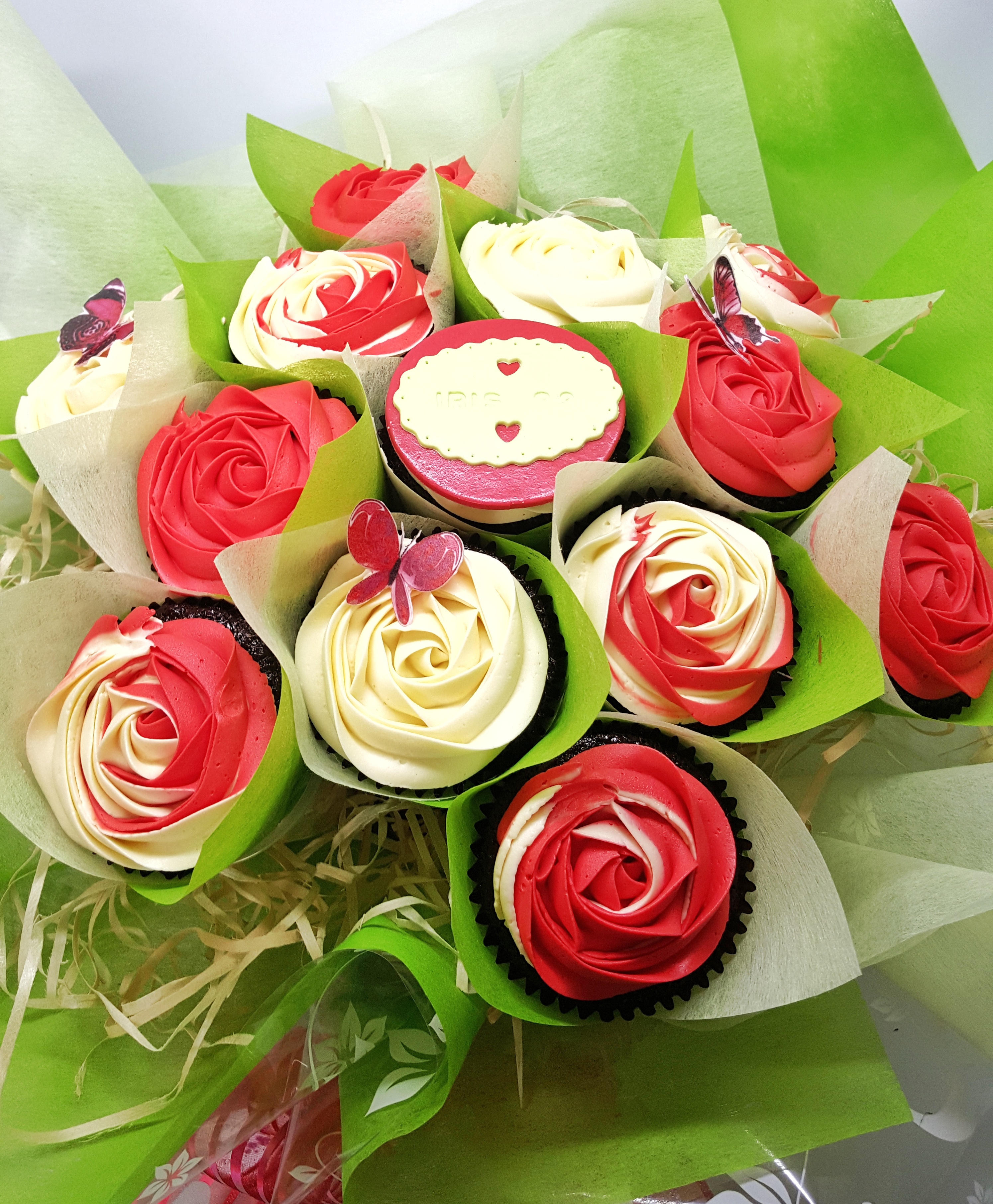 Roses - 13 Red & Cream