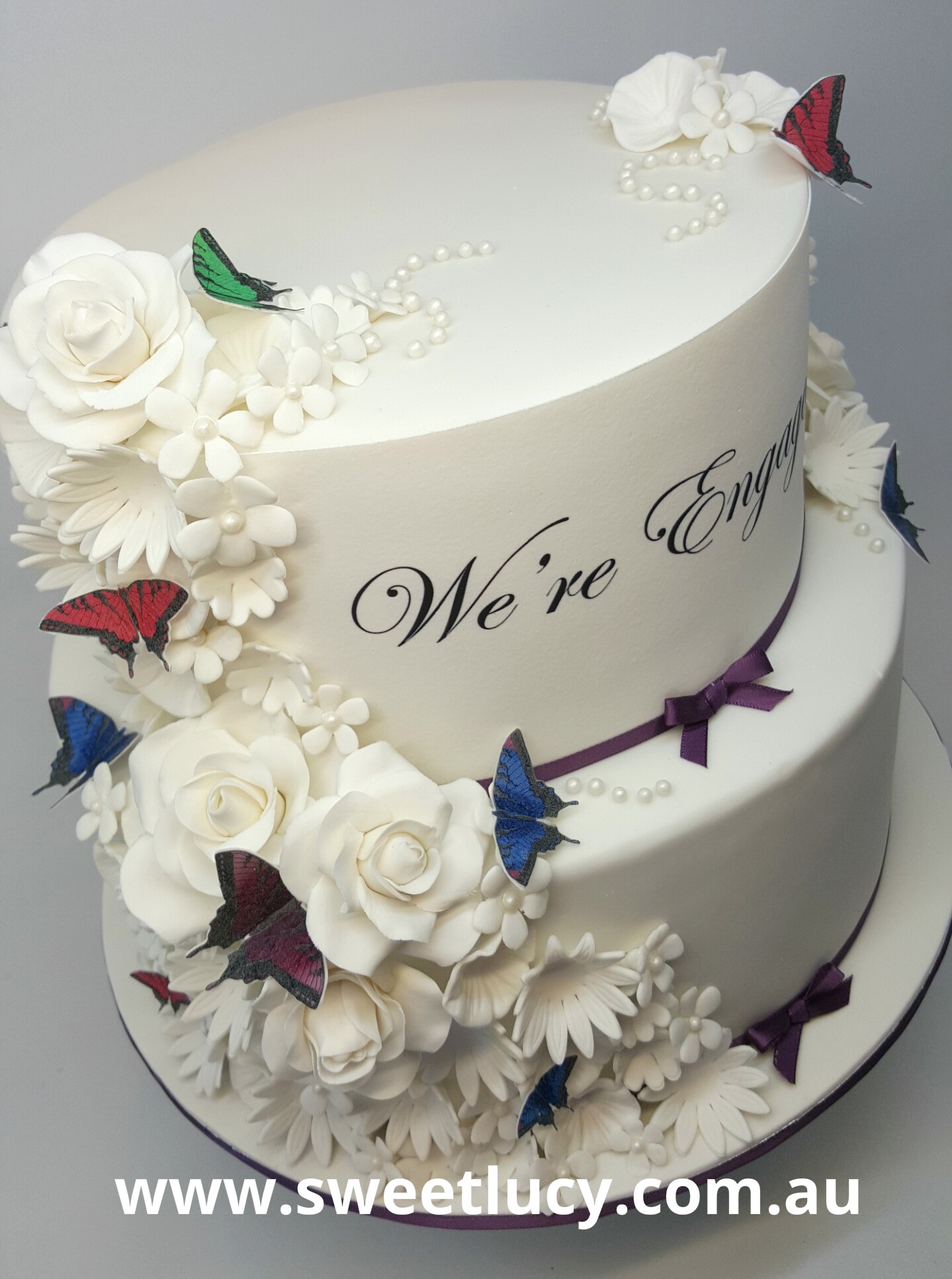 Fondant White Flowers Engagment