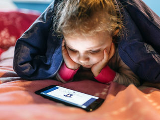 Tempo de tela: quais são as recomendações de uso para crianças?