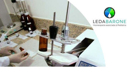 Qual a diferença entre farmácia de homeopatia e farmácia de manipulação?