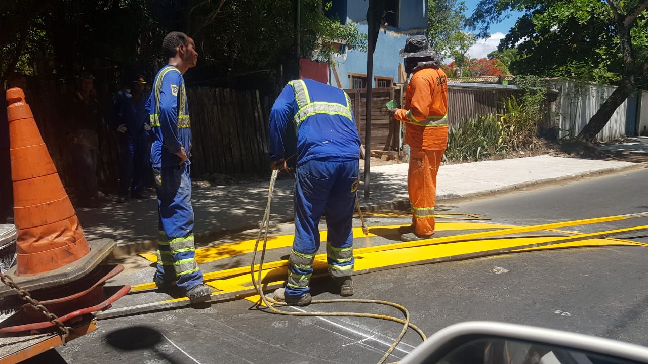 Estrada da Balsa recebe pintura