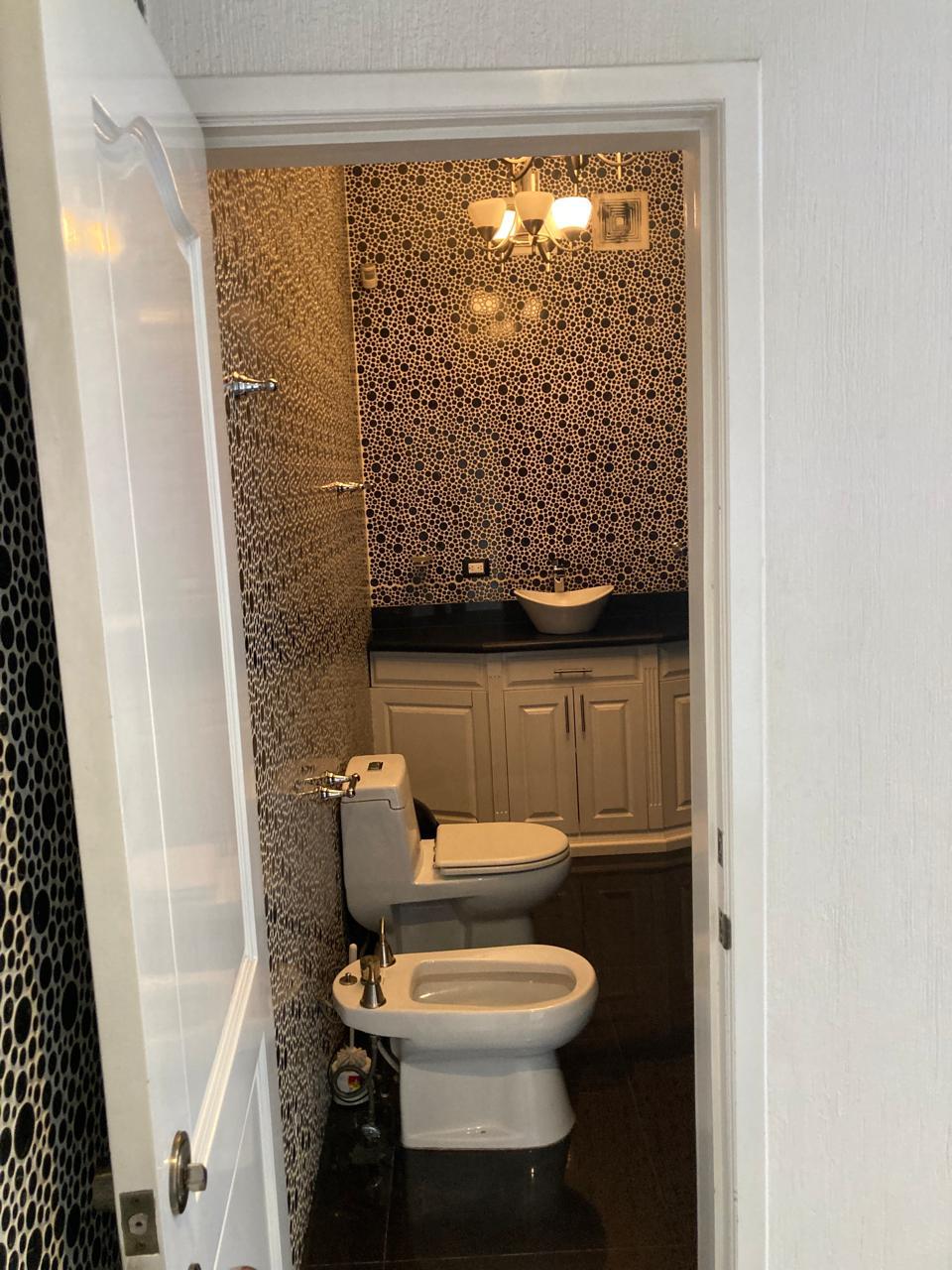🏡 Residencia Exclusiva en Venta en Carretera a Fraijanes