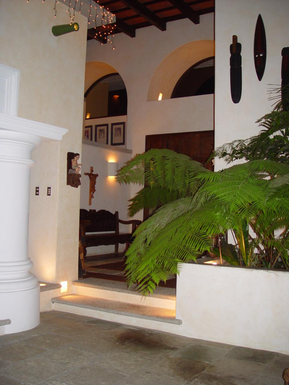 Hacienda Nueva Country Club, Carretera a San José Pinula