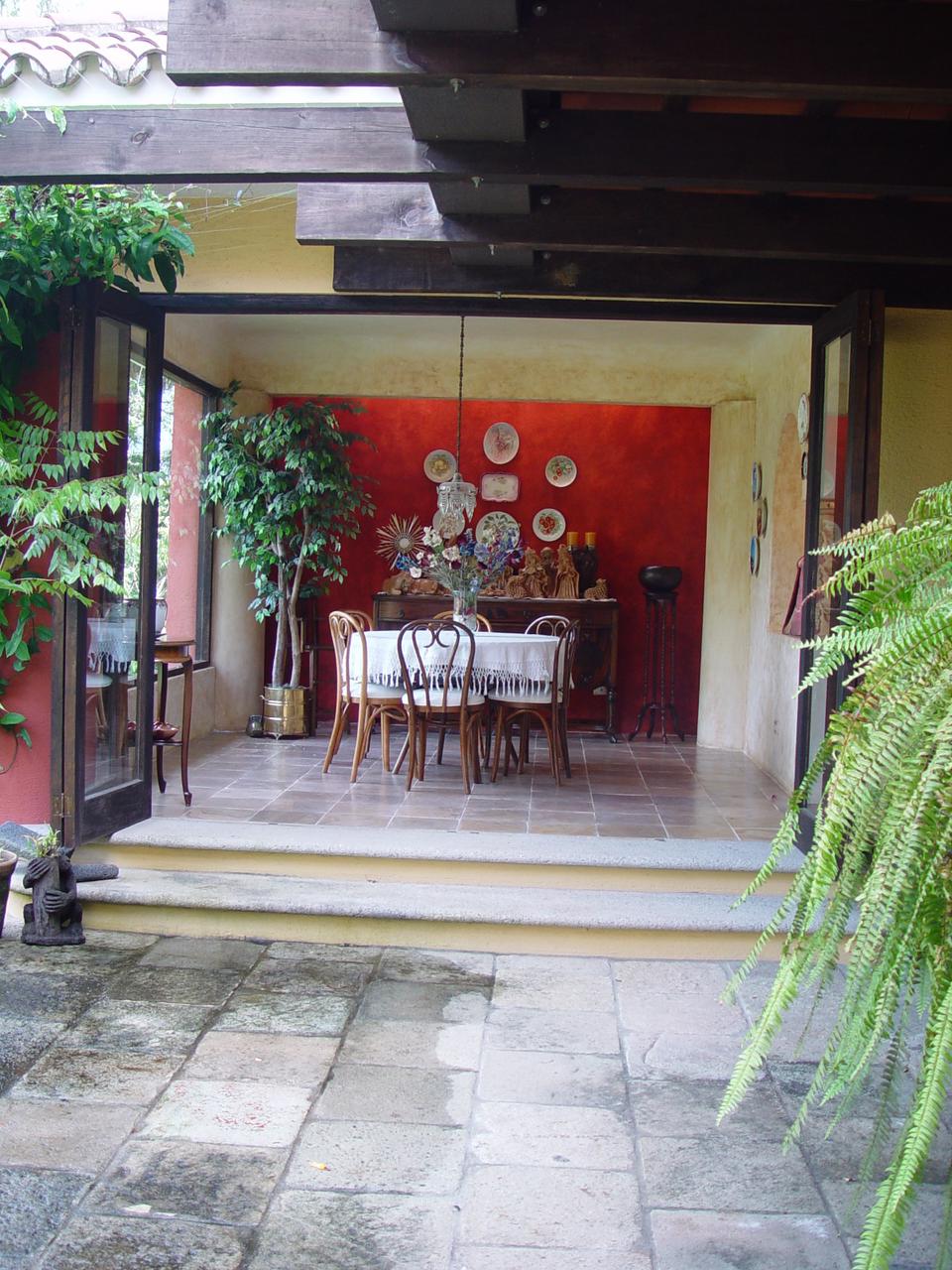 Hacienda Nueva Country Club, Carretera a San José Pinula