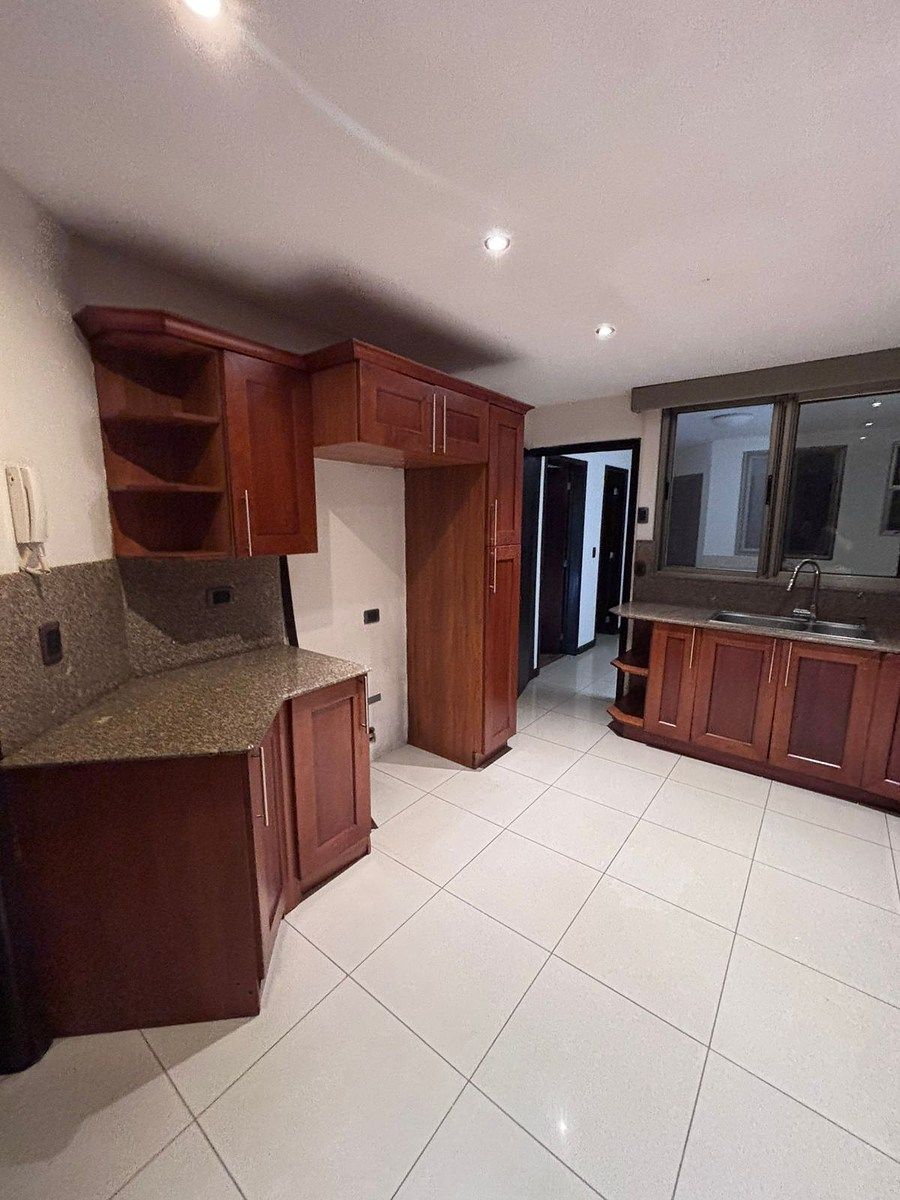 Zona 10 | El Prado | Casa en Venta