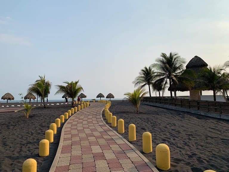 Casa en el Puerto, Carretera a Chulamar,  Condominio Alta Mar, Puerto de San José, Escuintla.