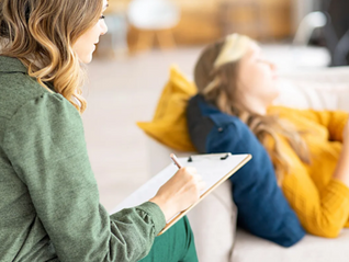 Can Cognitive Hypnotic Therapy Help With Stress and Overthinking?