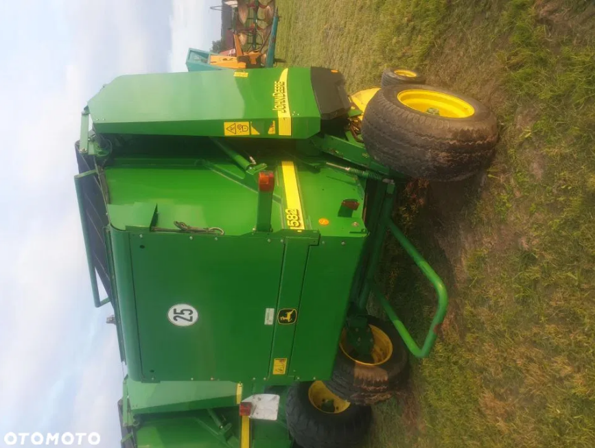 John Deere 582