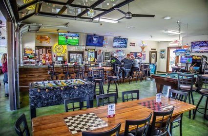 Discover weekly activities at The Caddie Shack Sports Bar, featuring happy hour, live entertainment, and food trucks. Enjoy trivia night, beer and bingo, and Texas Hold ‘Em league. Find 40 different rotating food trucks to choose from. Visit us for delicious food, great drinks, and fun events. Book your visit now.