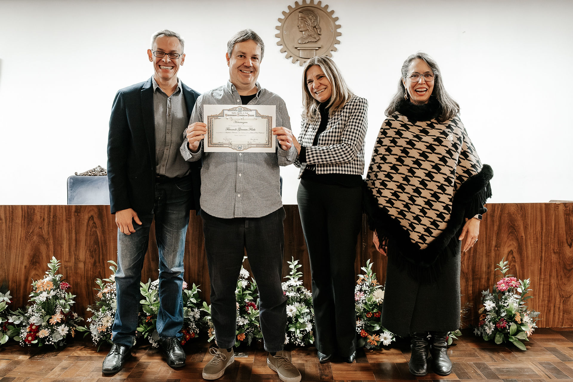 Reencontro da turma de Arquitetura UFPR 2000–2025 durante o Jubileu de Prata em Curitiba