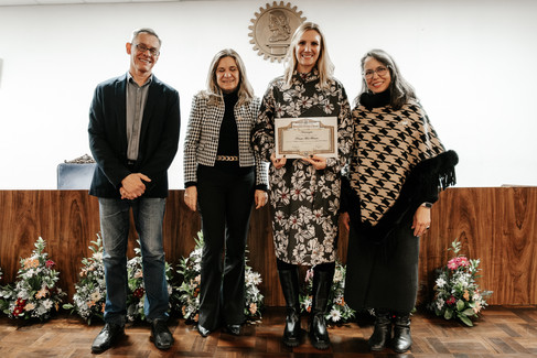Reencontro da turma de Arquitetura UFPR 2000–2025 durante o Jubileu de Prata em Curitiba