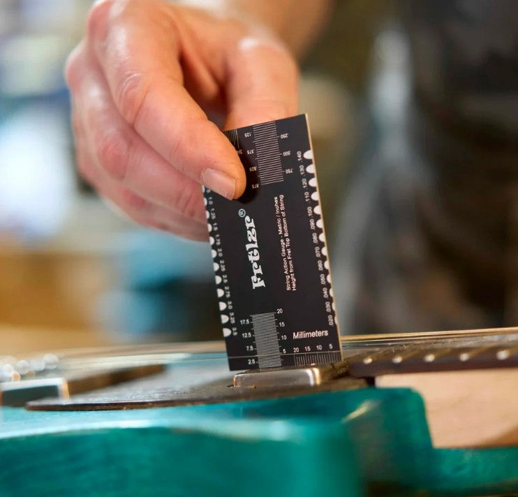 Miniature : FRTLZR® Checkcard – Jauge d’action des cordes pour le réglage de guitare