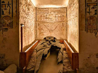 The Lost Tomb of Thutmose II: The Rediscovery that Captivates Egypt and the World