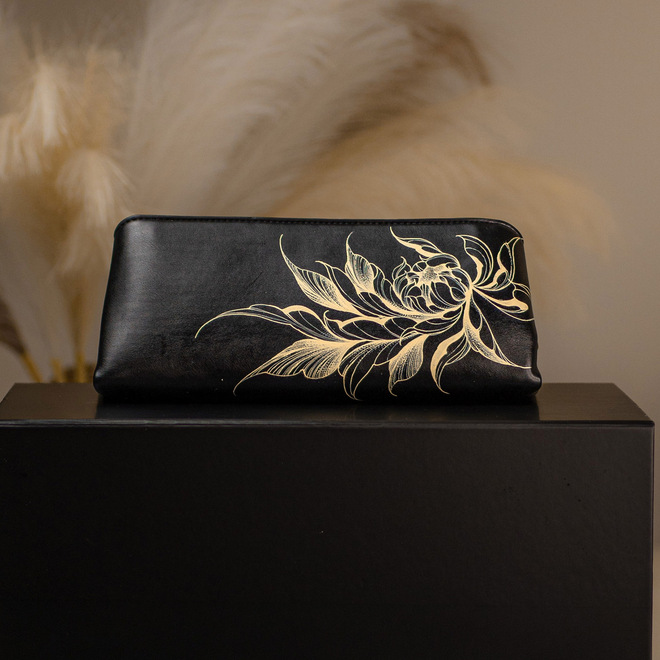 East-west Bag Chrysanthemum