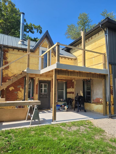 Waterproofing system on a raised deck