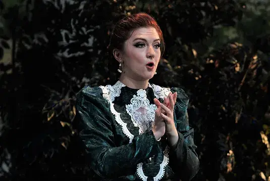 Sarah Tucker as Gilda
