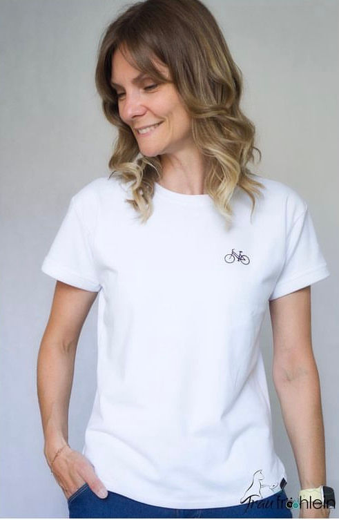 Thumbnail: The Stellan Tee - Free PDF Sewing Pattern