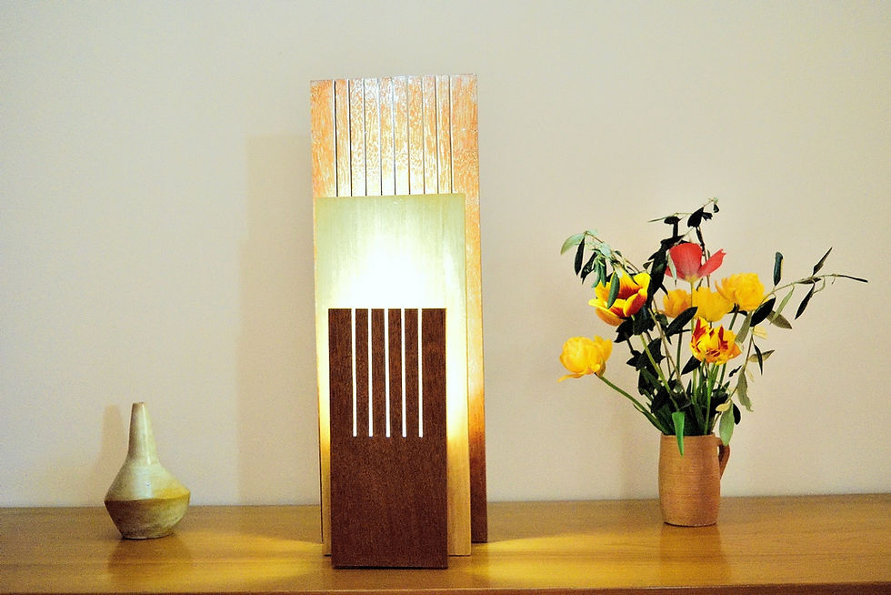 Miniature : Nabula: lampe de table en Sipo et Fraké, moderne, design.