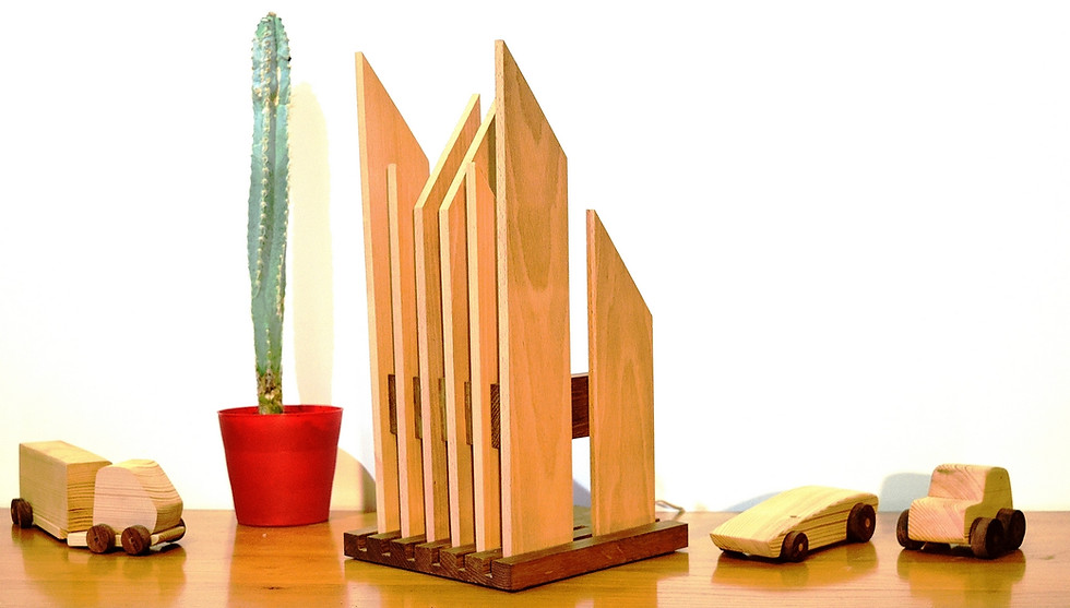 Jubelo: lampe en Hêtre et Chêne teinté