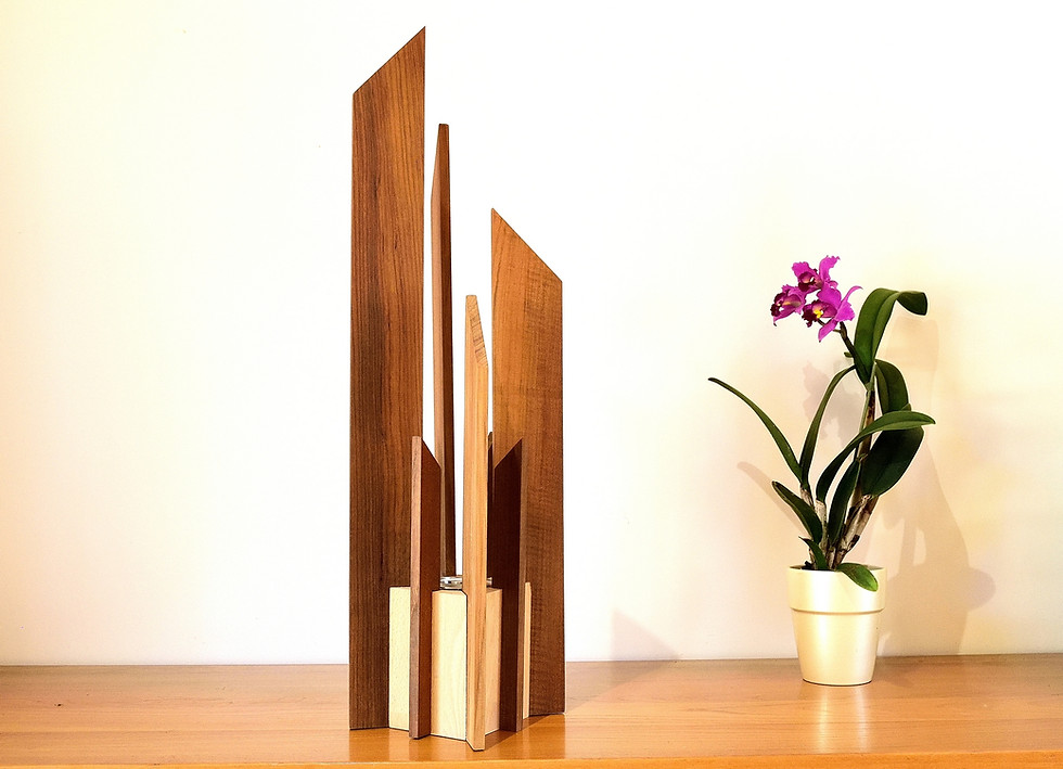 Direla: lampe haut de gamme en bois massif
