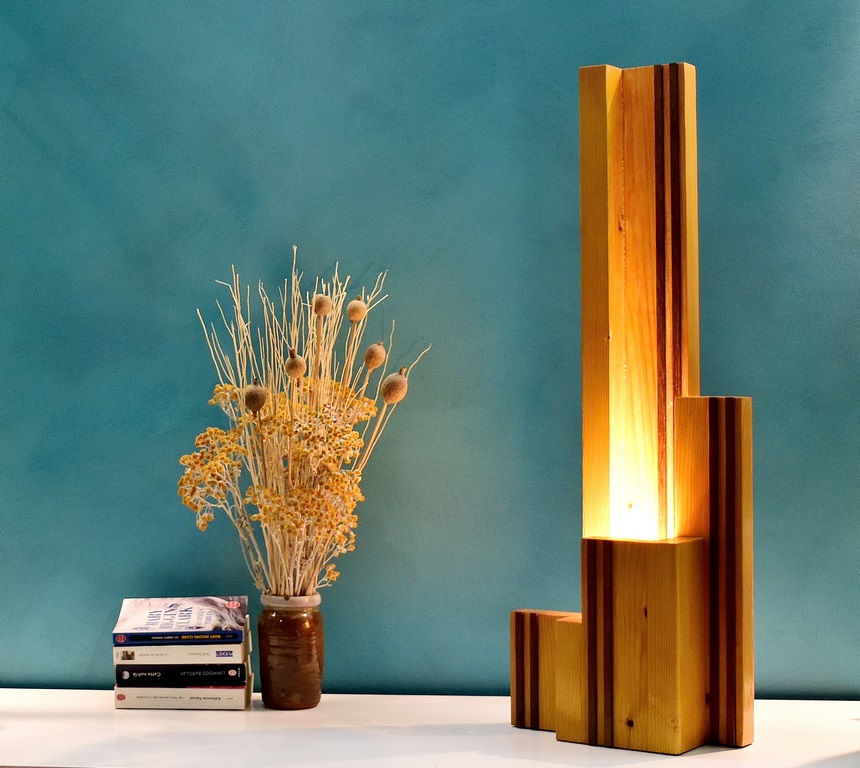 Miniature : Iprea: lampe design en bois massif, éclairage LED