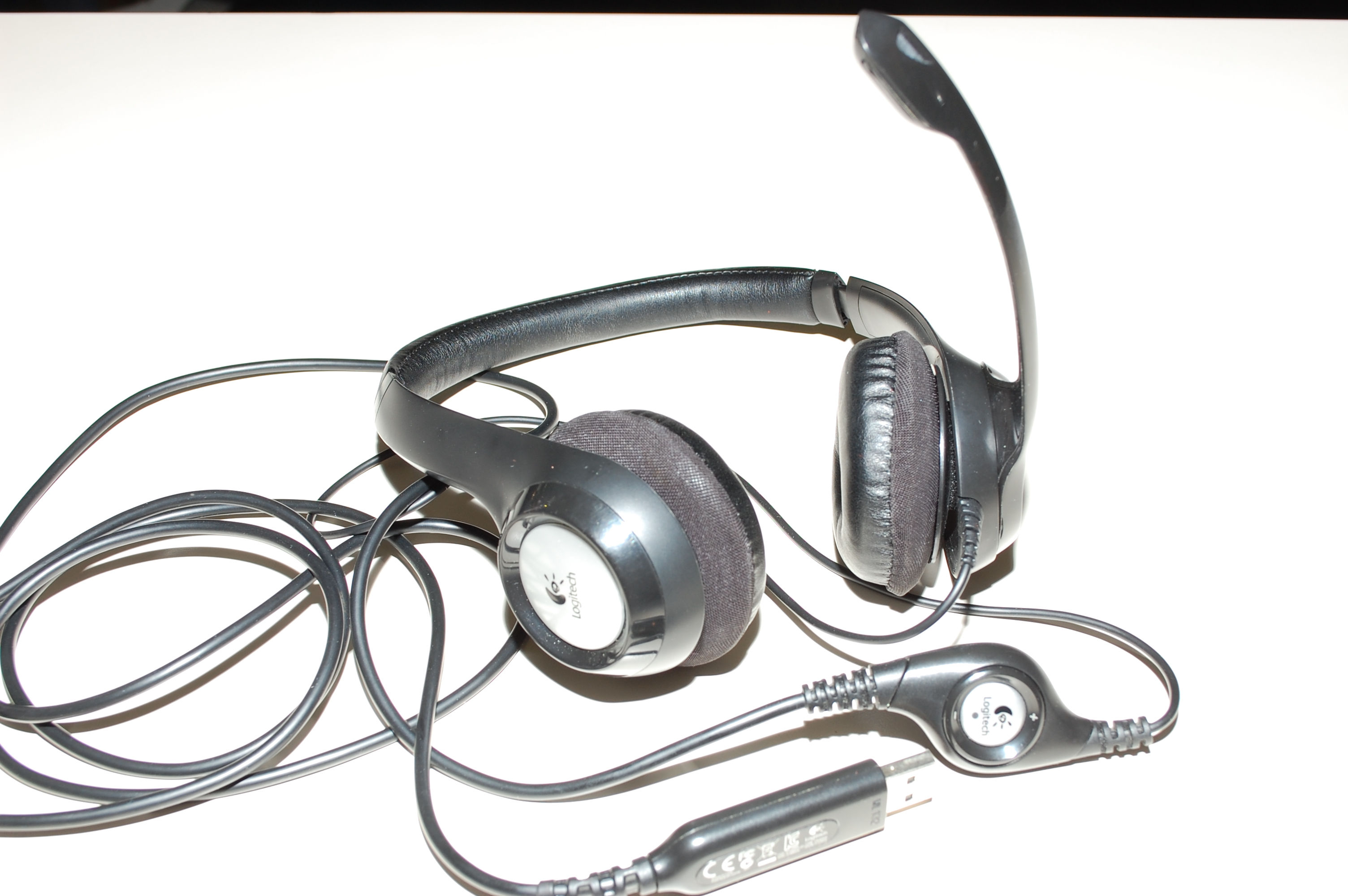 Logitech head set (volume control) usb equipped