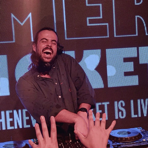 49656419_10215055796403315_8503897274550583296_n (1).jpg