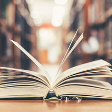 Öffnen Sie das Lehrbuch in der Bibliothe