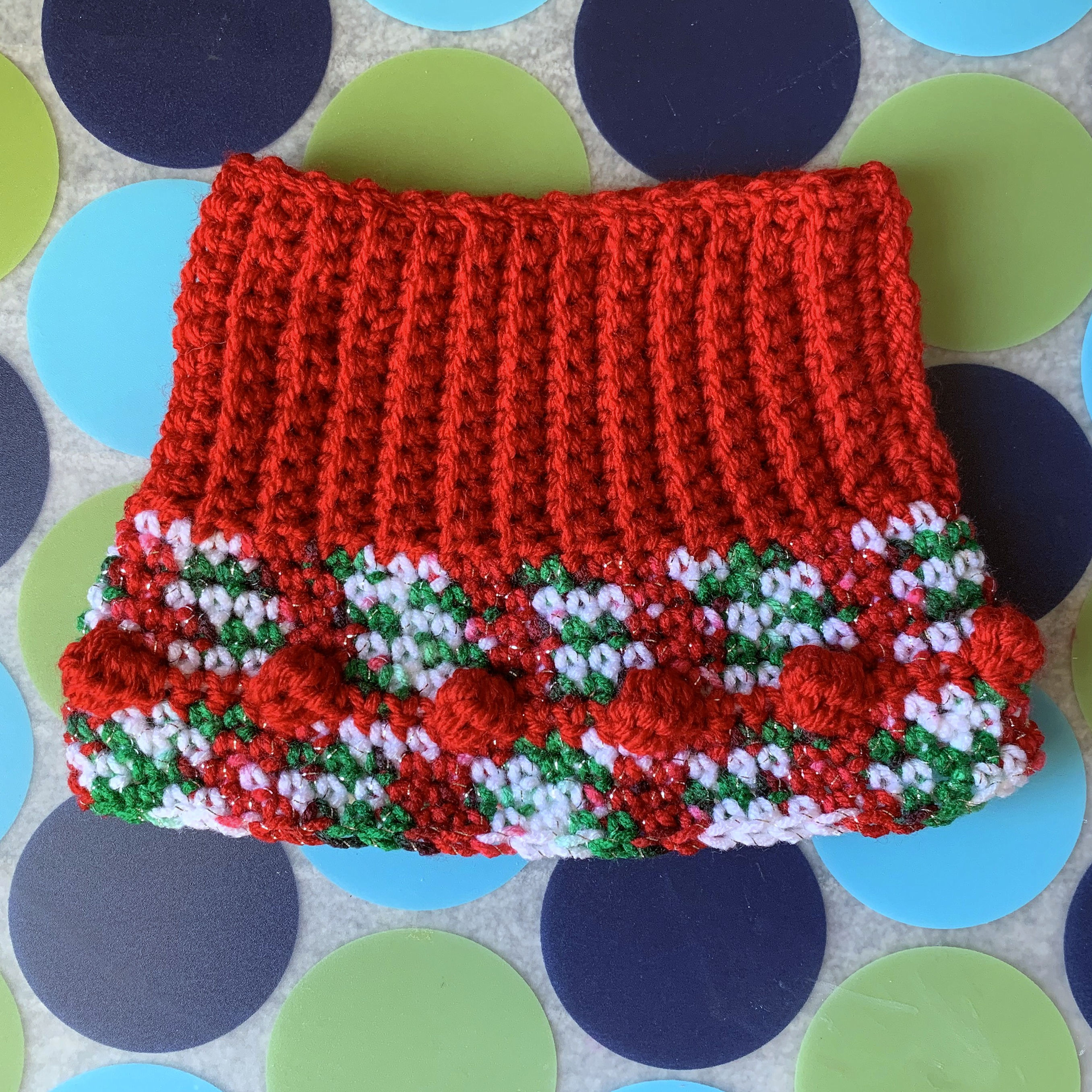 Size M - Woofie Warmer - Candy Cane