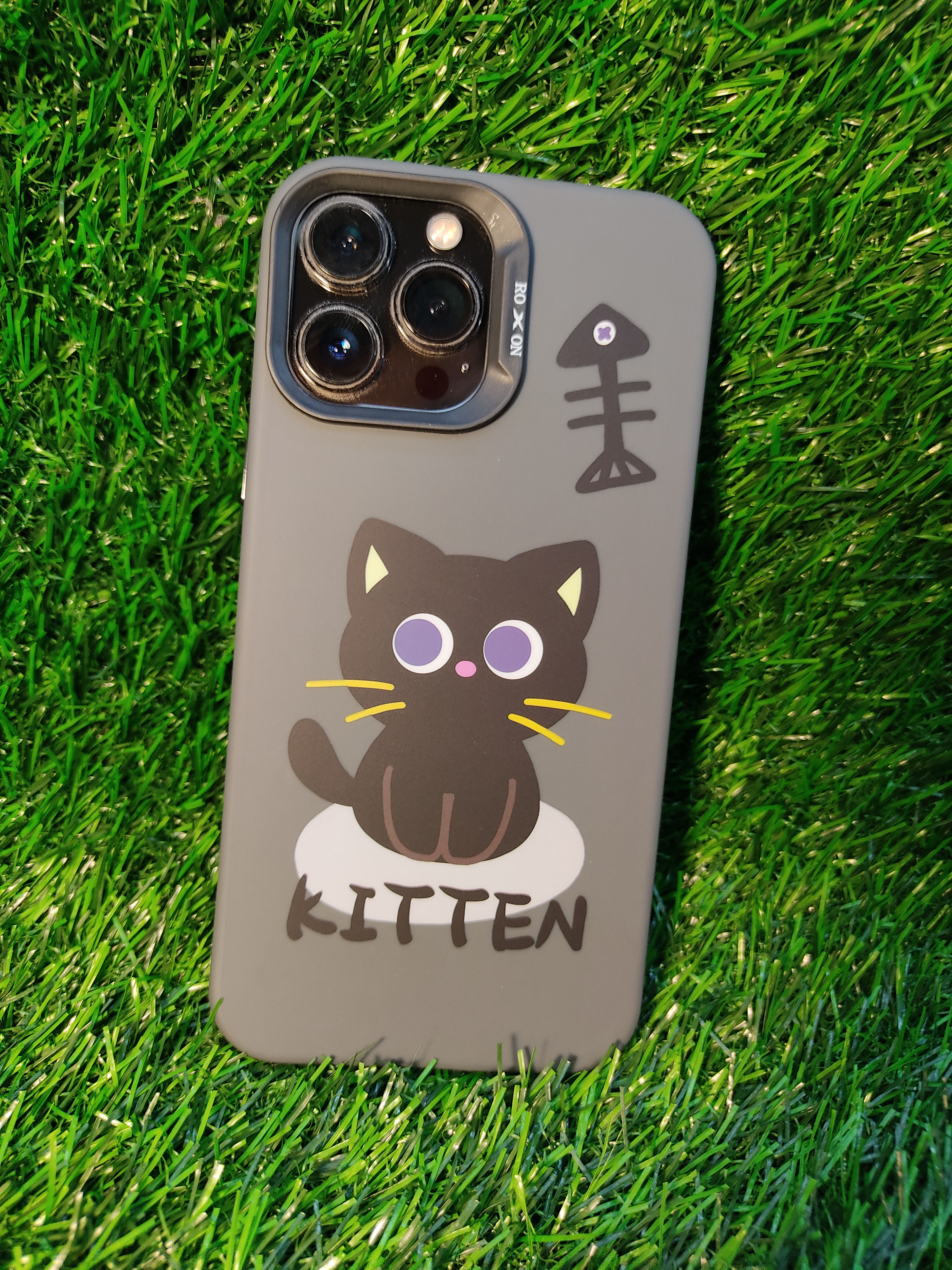 Iphone 13 pro kitten case