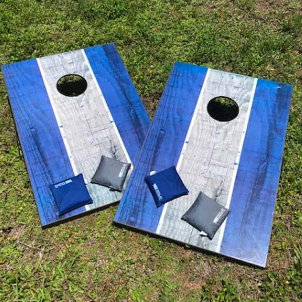 Corn-Hole-Toss
