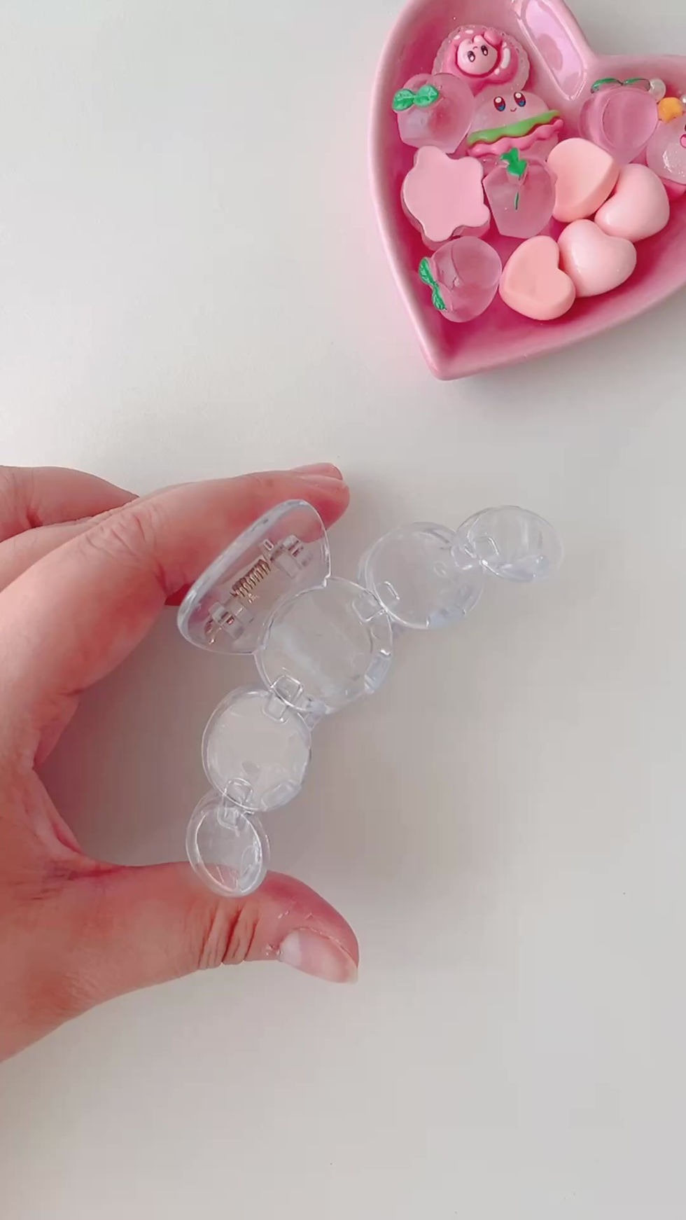 Thumbnail: Handmade Cream Glue Hair Claw