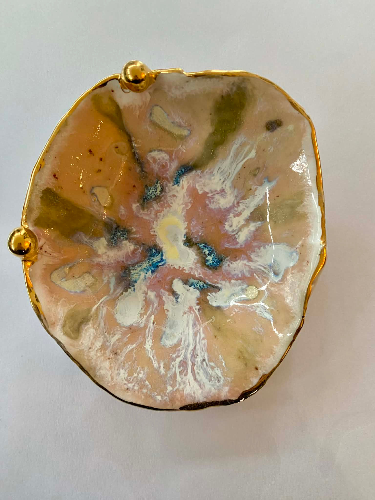 Rund - Rosa med lidt blå/brun smykkeskål