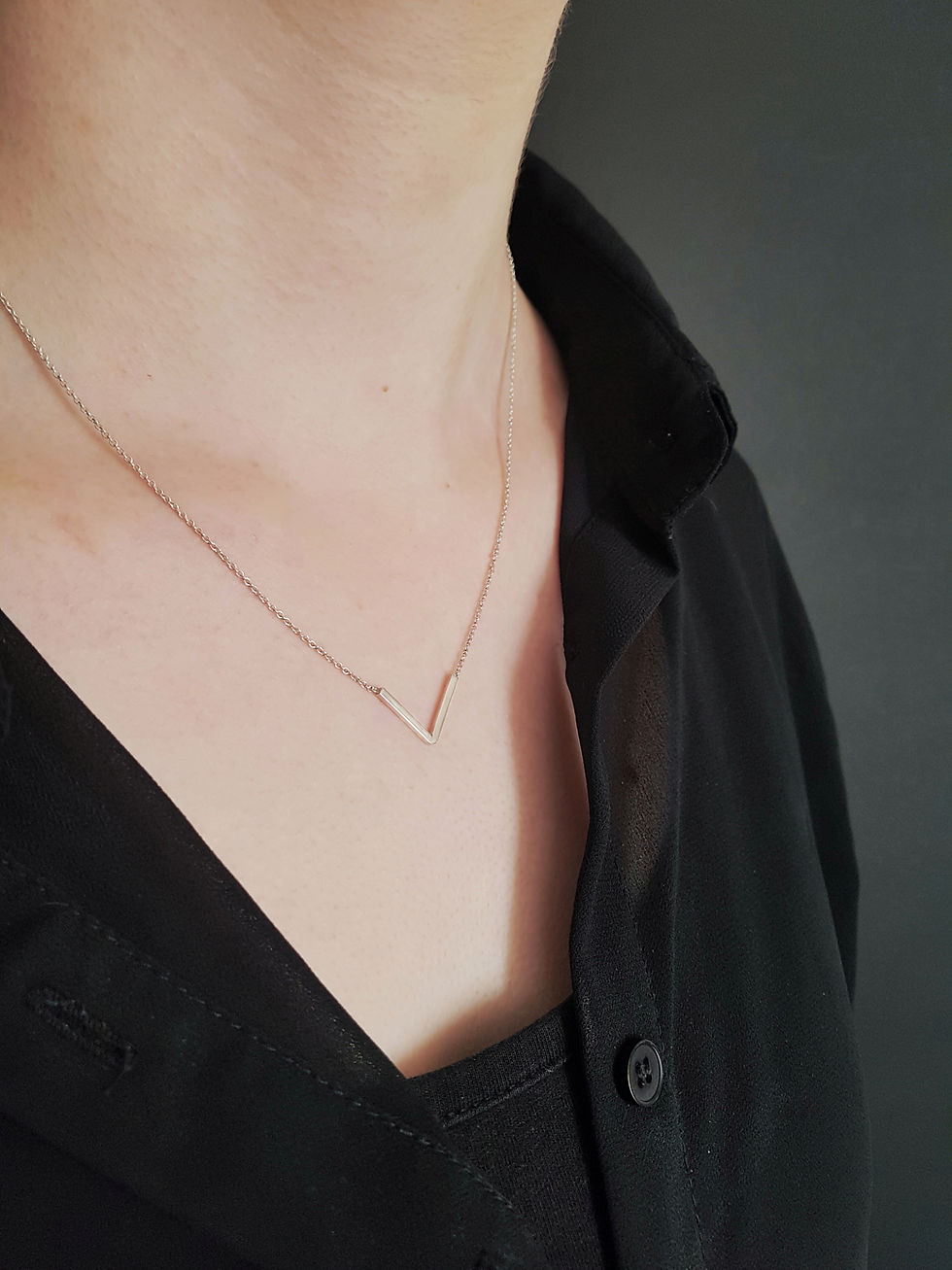 Thumbnail: Dainty V