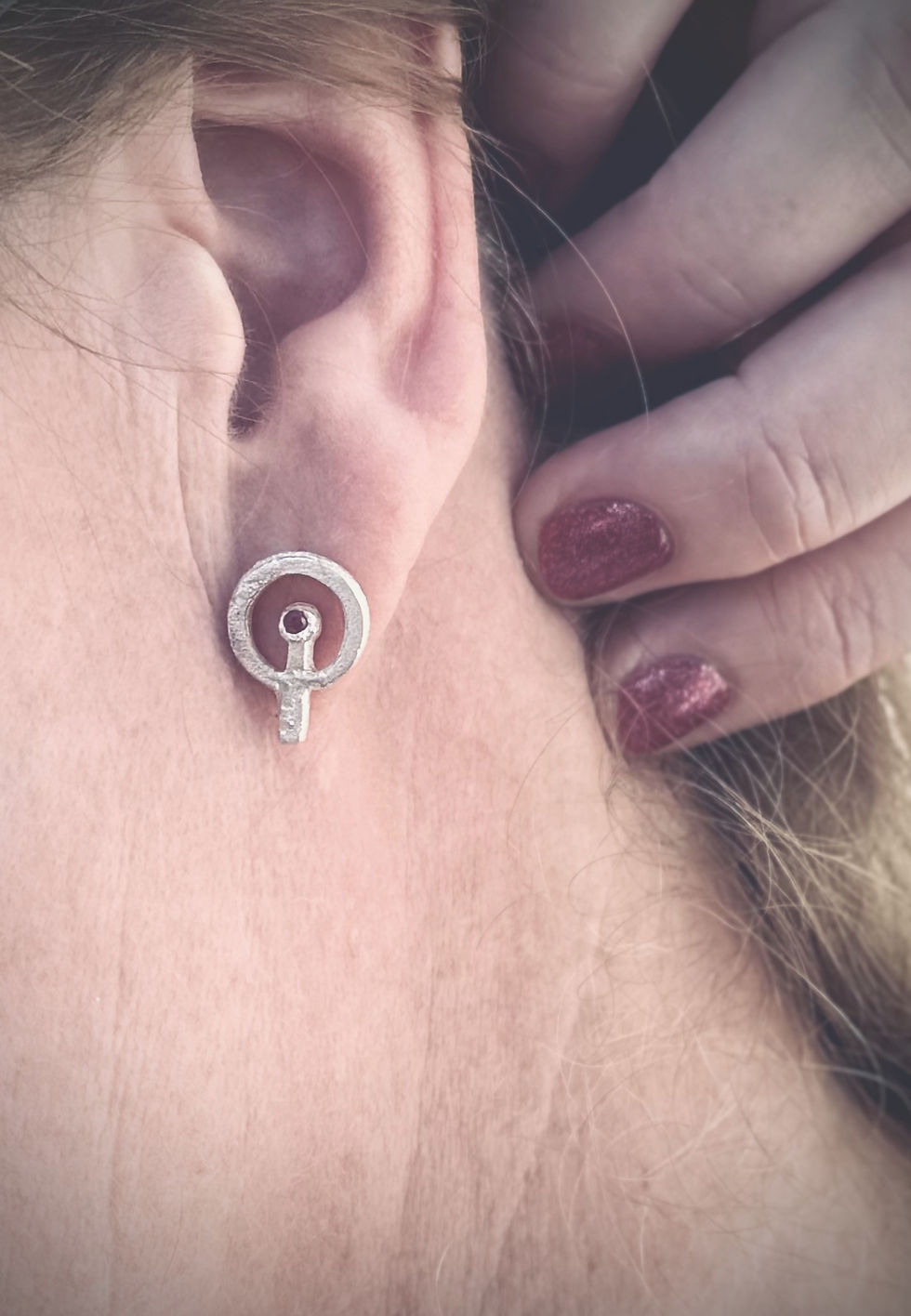 Thumbnail: Caim pink sapphire earrings